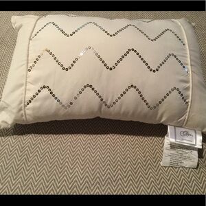 Chic Home Design Throw Pillow